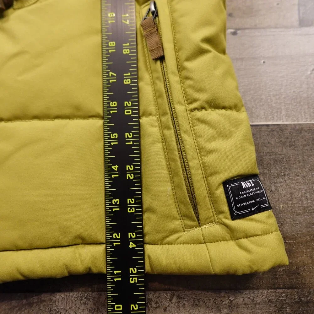 Nike Dew Tour Puffer‎ Vest Women’s Small Yellow Toggle Insulated